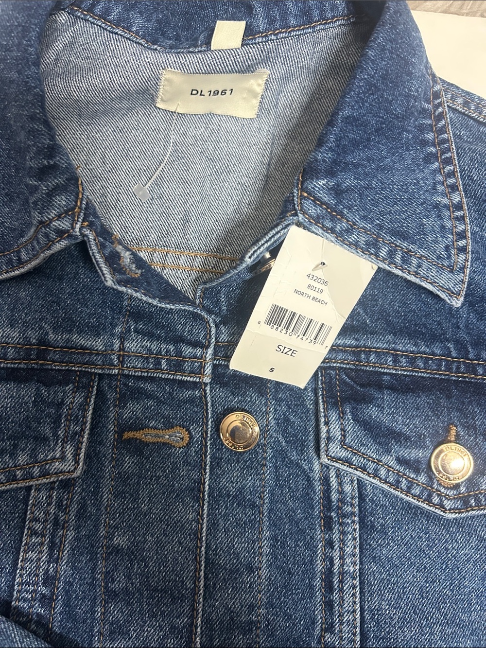 NWT (size small) Dl1961 Vika Classic Denim Jacket - Picture 5 of 7